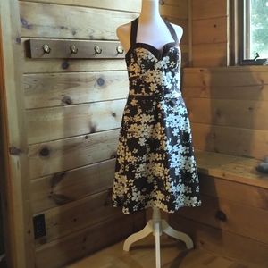 le chateau halter sun dress with pockets 8 / 10